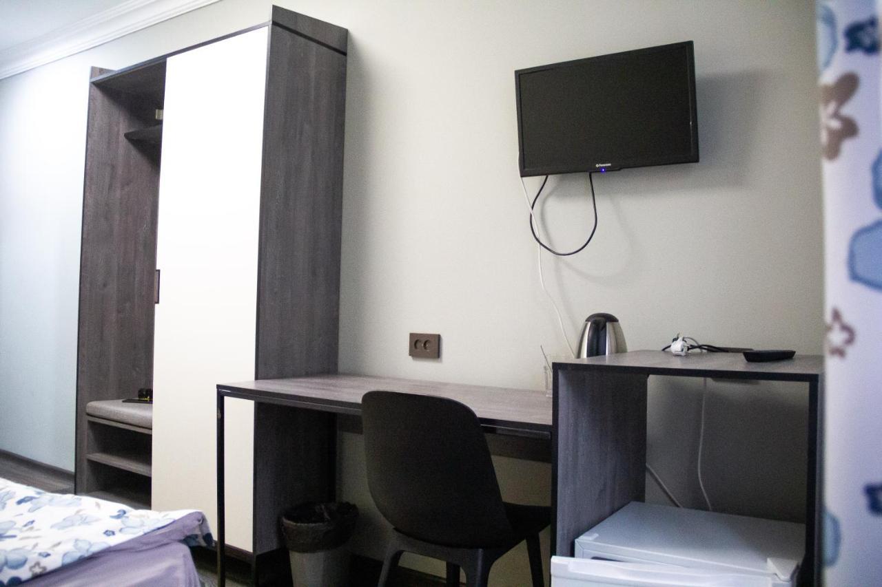 Hotel Tahar Almaty Luaran gambar
